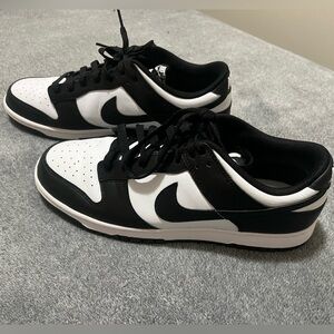 Nike Men's Black and White Dunks
